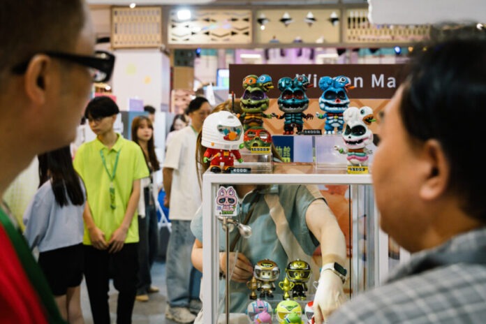 HK_art_toy_D120822