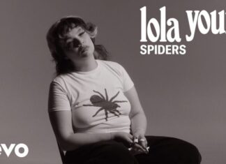 Lola Young ส่งต่อความกล้าผ่านเพลงใหม่ “SPIDERS”