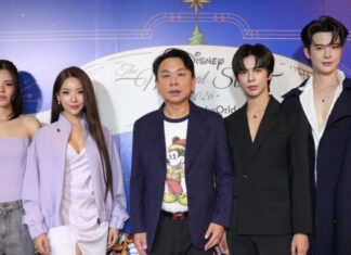 “บิลลี่-เบ้บ” แท็กทีม “เฟ-เมษ์” เปิดไฟต้นคริสต์มาส centralwOrld