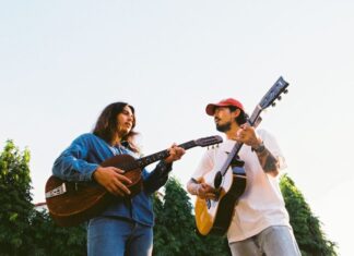 “MAX JENMANA – JESSE MEK” ถ่ายทอดบทเพลงกลิ่นโฟล์ค “FOLKSTAR”