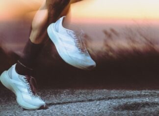 เปิดตัวรองเท้าวิ่ง Adizero Evo SL HK