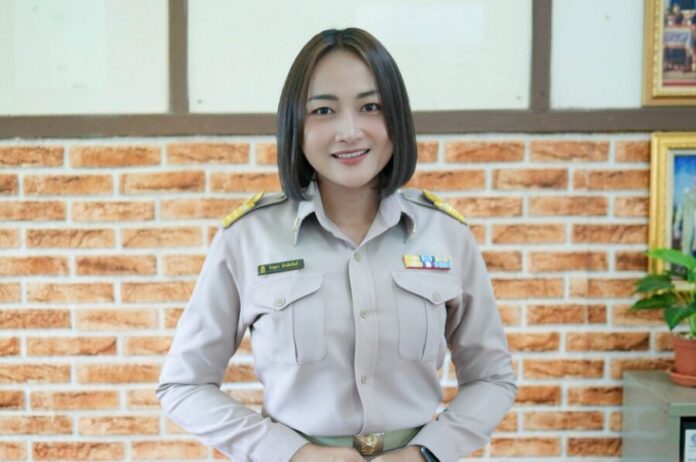 นางสาวจิรสุดา สำเลิศรัมย์