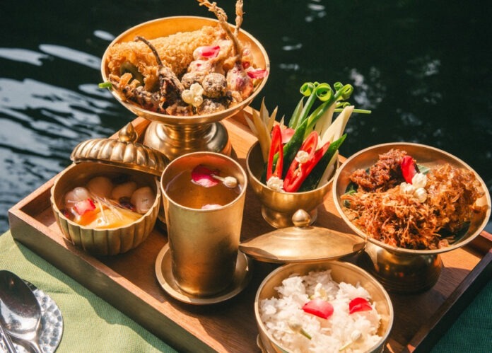 1_คลายร้อนให้ชื่นใจกับ ข้าวแช่ จิม ทอมป์สัน