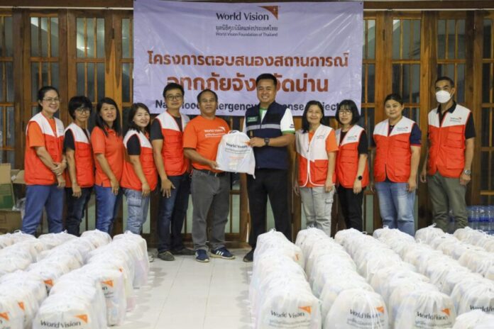 1.มูลนิธิศุภนิมิต ช่วยน้ำท่วมน่าน_0